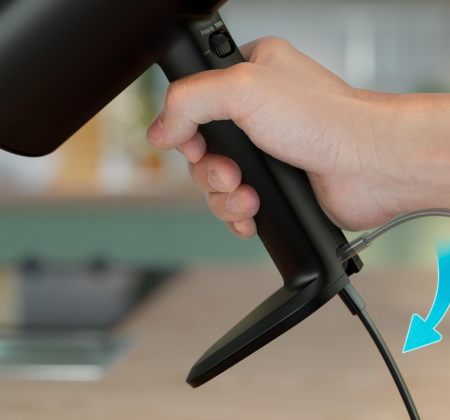 Kontrolna tabla Filp&Juice 2-u-1 blendera i sokovnika sa izborom od 8 automatskih programa za pripremu raznih vrsta jela.